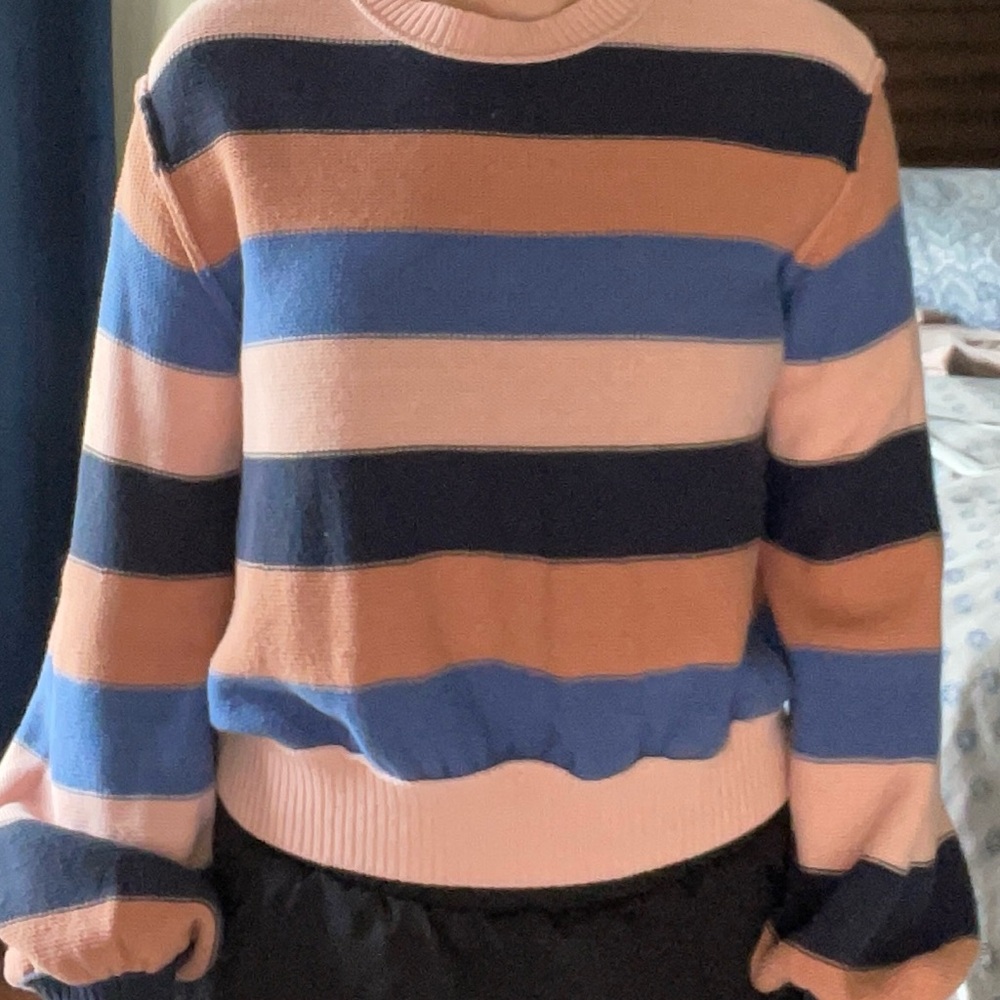Roxy sweater size small